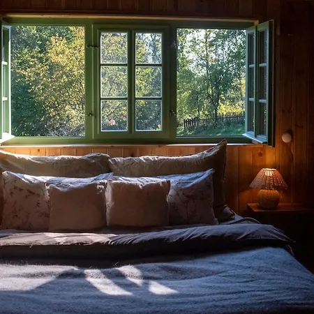 Enjoy Cozy Hills & Forest & Views & Gardens & Sauna Whirlpool Bath *