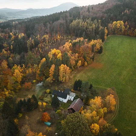 Enjoy Cozy Hills & Forest & Views & Gardens & Sauna Whirlpool Bath Apartman