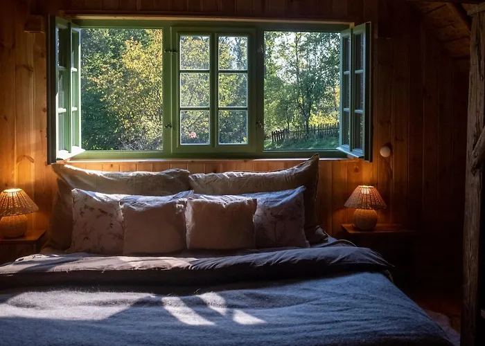 Enjoy Cozy Hills & Forest & Views & Gardens & Sauna Whirlpool Bath *