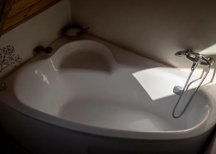 Enjoy Cozy Hills & Forest & Views & Gardens & Sauna Whirlpool Bath